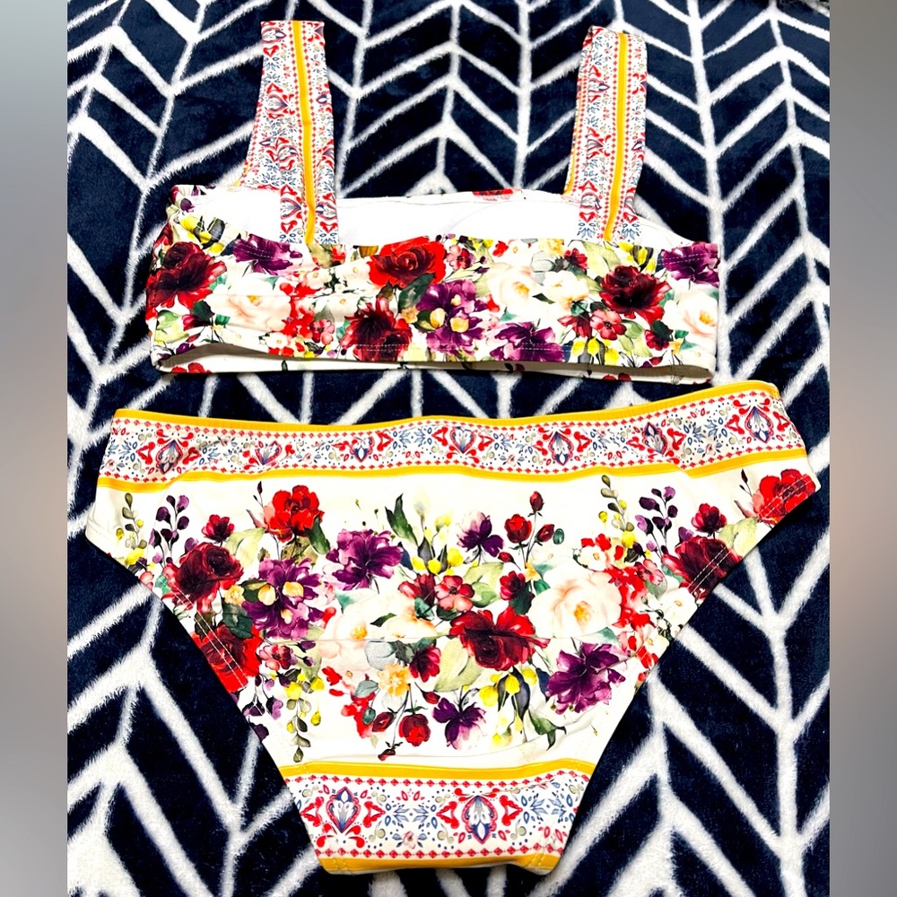 Antonio Milani Floral Bikini Size Small. Excellent Condition. measurements shown